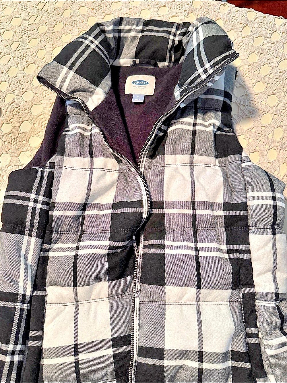Old Navy Frost-Free Plaid Puffer Vest Black & White Medium